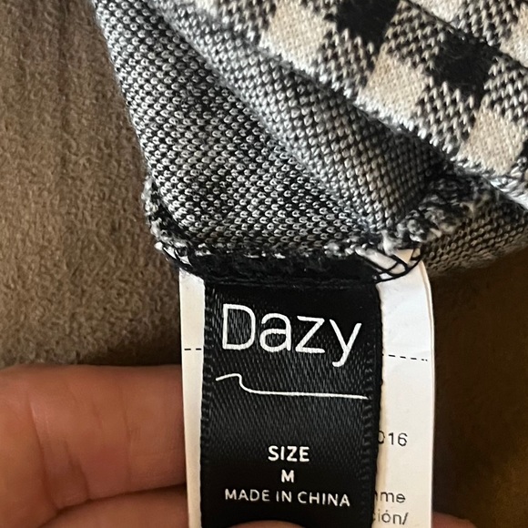 dazy • black & white plaid checkered short sleeve top - Picture 14 of 14